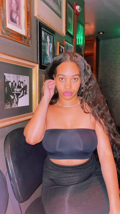 christinaxnic star sexy pics