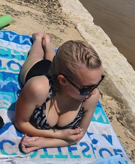 Mini Babe pornstar xxx picture