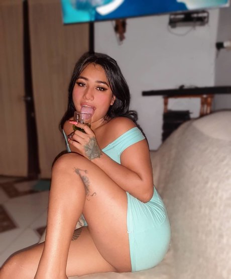 Adabella porn model img