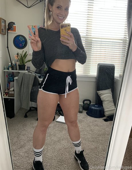 Kelly Gee xxx model image