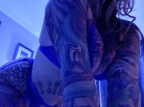 Jen Flats_ model naked photos