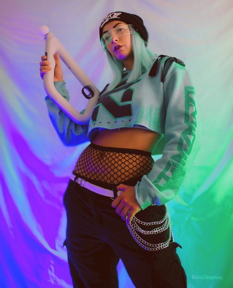 RhiCosplay model pretty pics