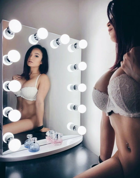 Simpalicety pornstar pretty photo