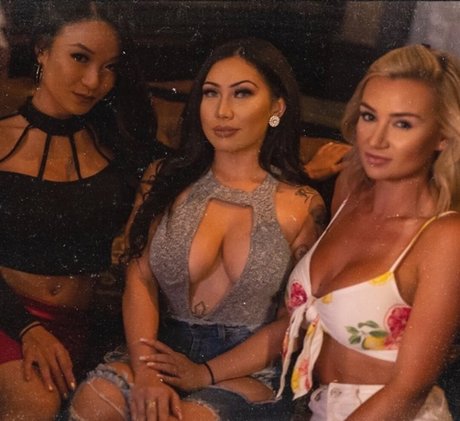 Simpalicety pornographic actress gallery