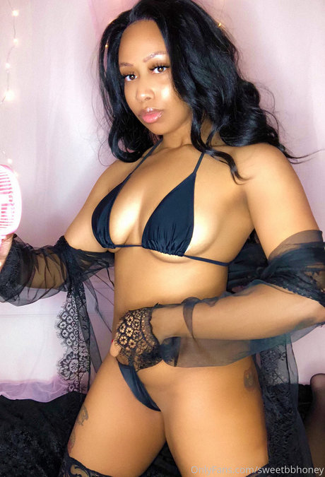 _Goddess Honey 777 model adult pic