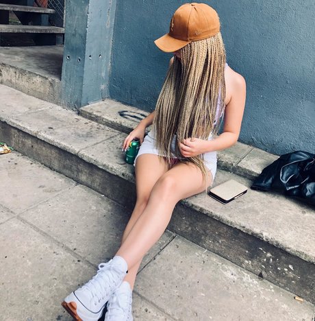 Lourdesazu nudes actress pictures