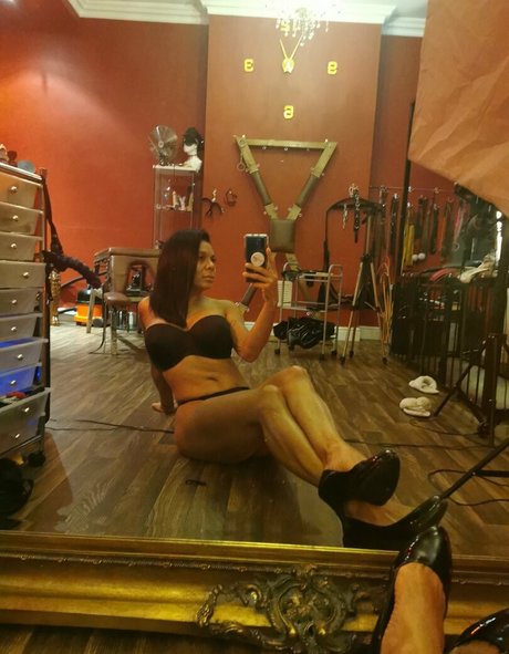 mistresssarahcc xxx pornstar galleries