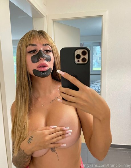 swimming pool onlyfans nudes picture