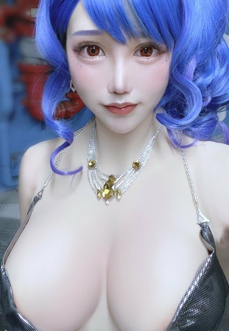 HedyHoney naked model photos