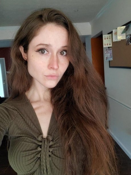 Dalia Dova pretty star pics