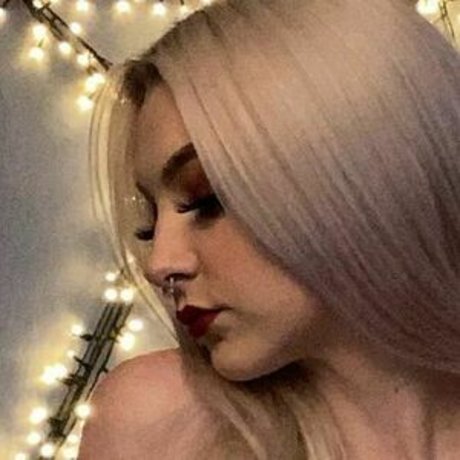 Abi Tumber model sex photo