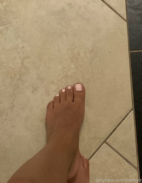 tattooed shemale onlyfans sexy images