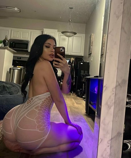 Kaleshell model nice photo