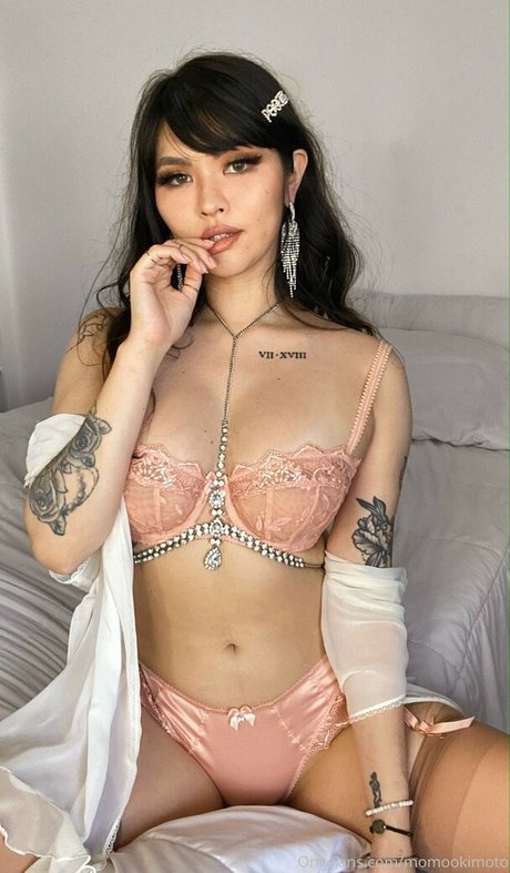 Momo Okimoto star exclusive images