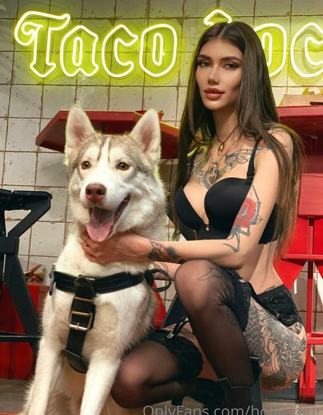 Holly Mur star nude pic