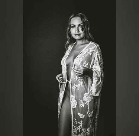 Nicole Ross pornographic model pics