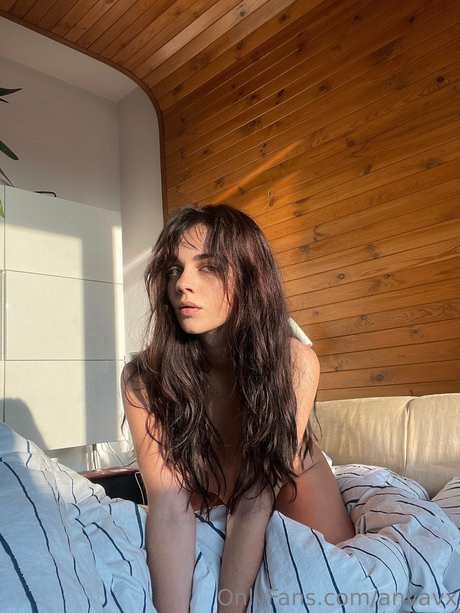 Ana Vavx model pretty gallery