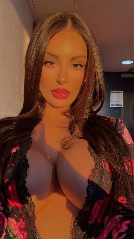 Risrose xxx pornstar image