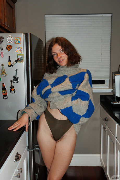 Zeta Scarn model naked img