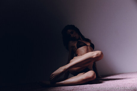 U415652607 model perfect gallery