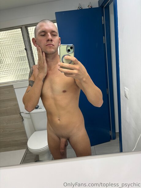 Topless Psychic high quality actress pic