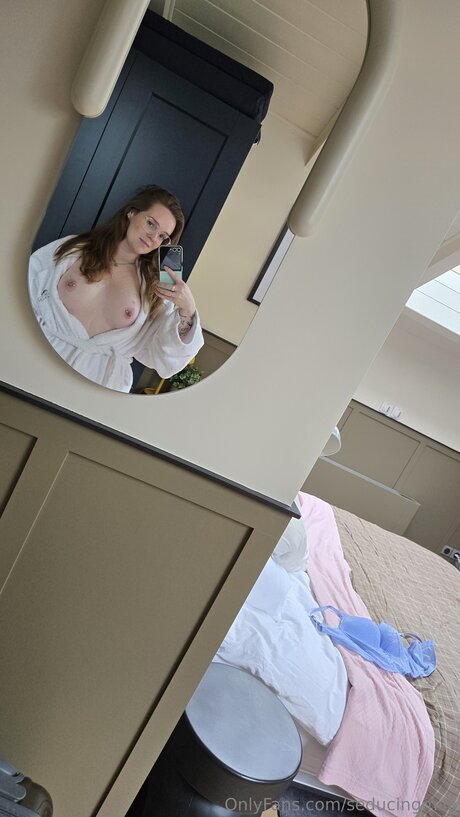 Seducingmila nice actress galleries