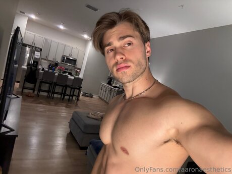 Aaronaesthetics sexy model pic