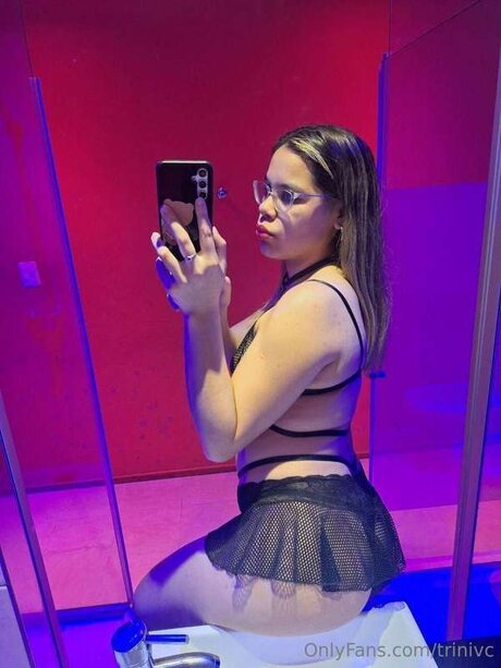 Trinivc model adult images