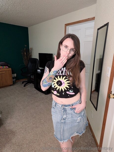 Yourfreefayefantasy model nude pics