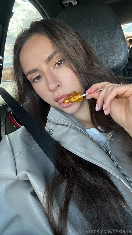 Flexlana model porn pic