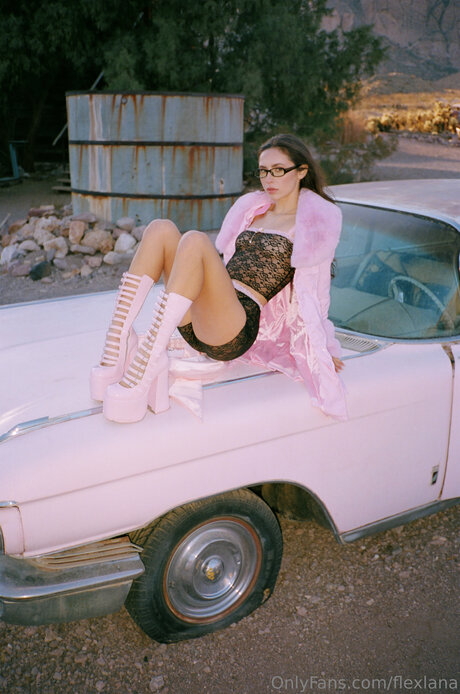 Flexlana star erotic picture