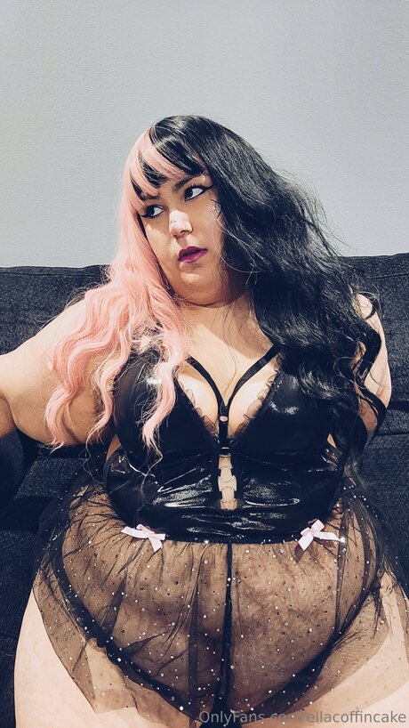 Ellacoffincake nudes model galleries