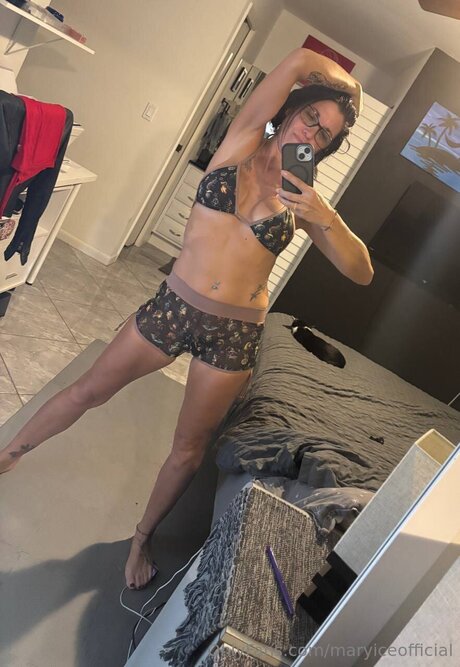 brunette wife onlyfans beautiful xxx pic