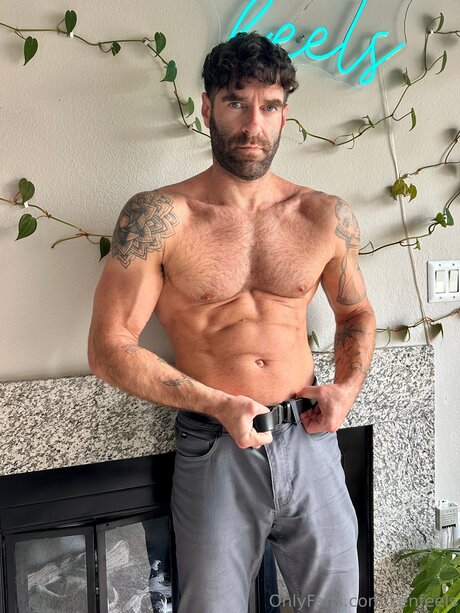 Kenfeels exclusive model picture