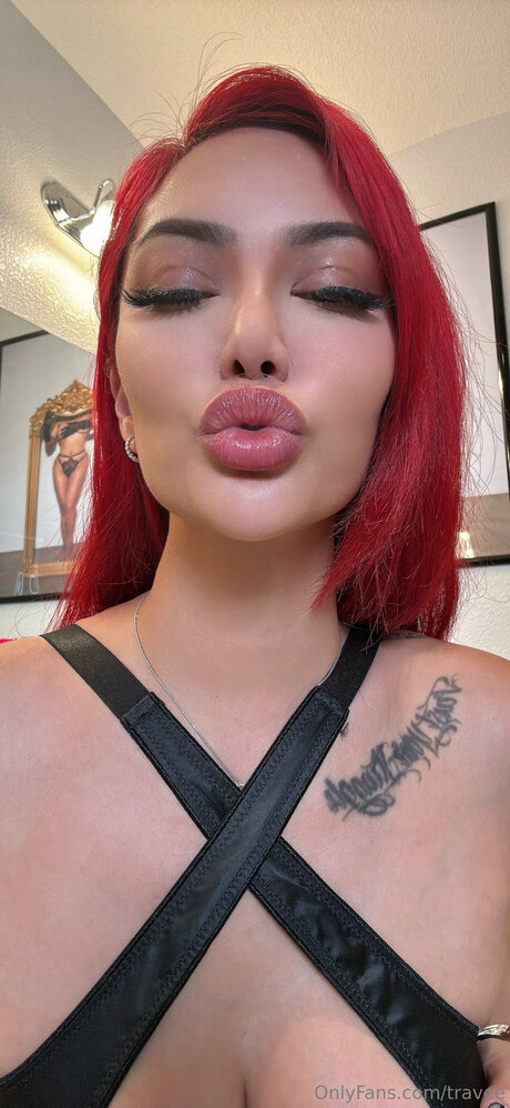 Travee model naked photos