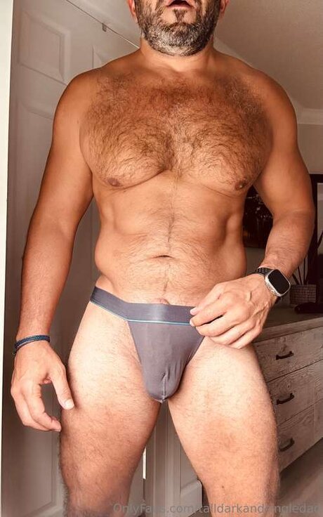 Talldarkandsingledad naked model photos