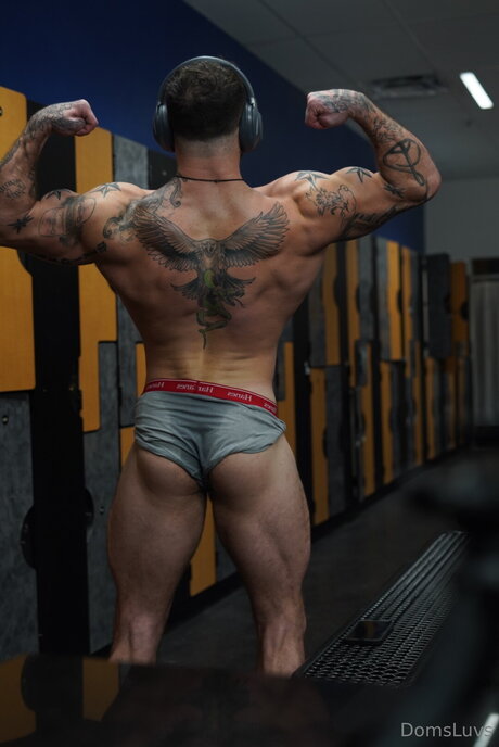 Domsluvz pornstar photo