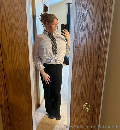 Zenizounds model porn galleries