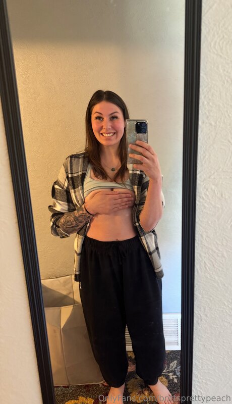 Brittsprettypeach model best pic