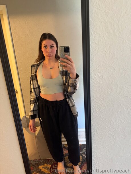 Brittsprettypeach hot pornstar image