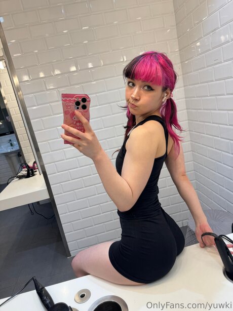 Yuwki pornographic star image