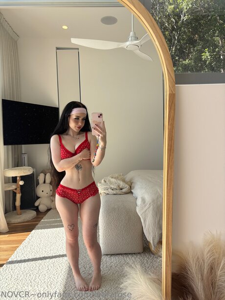 Laararose pornstar high quality images