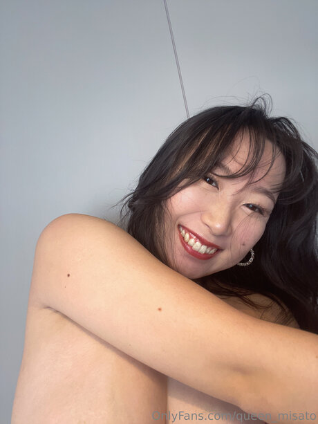 Queen Misato erotic model picture