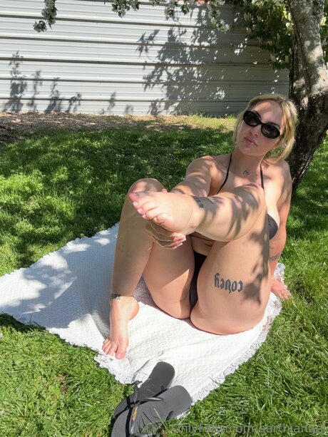 Earthiangel adult model archive