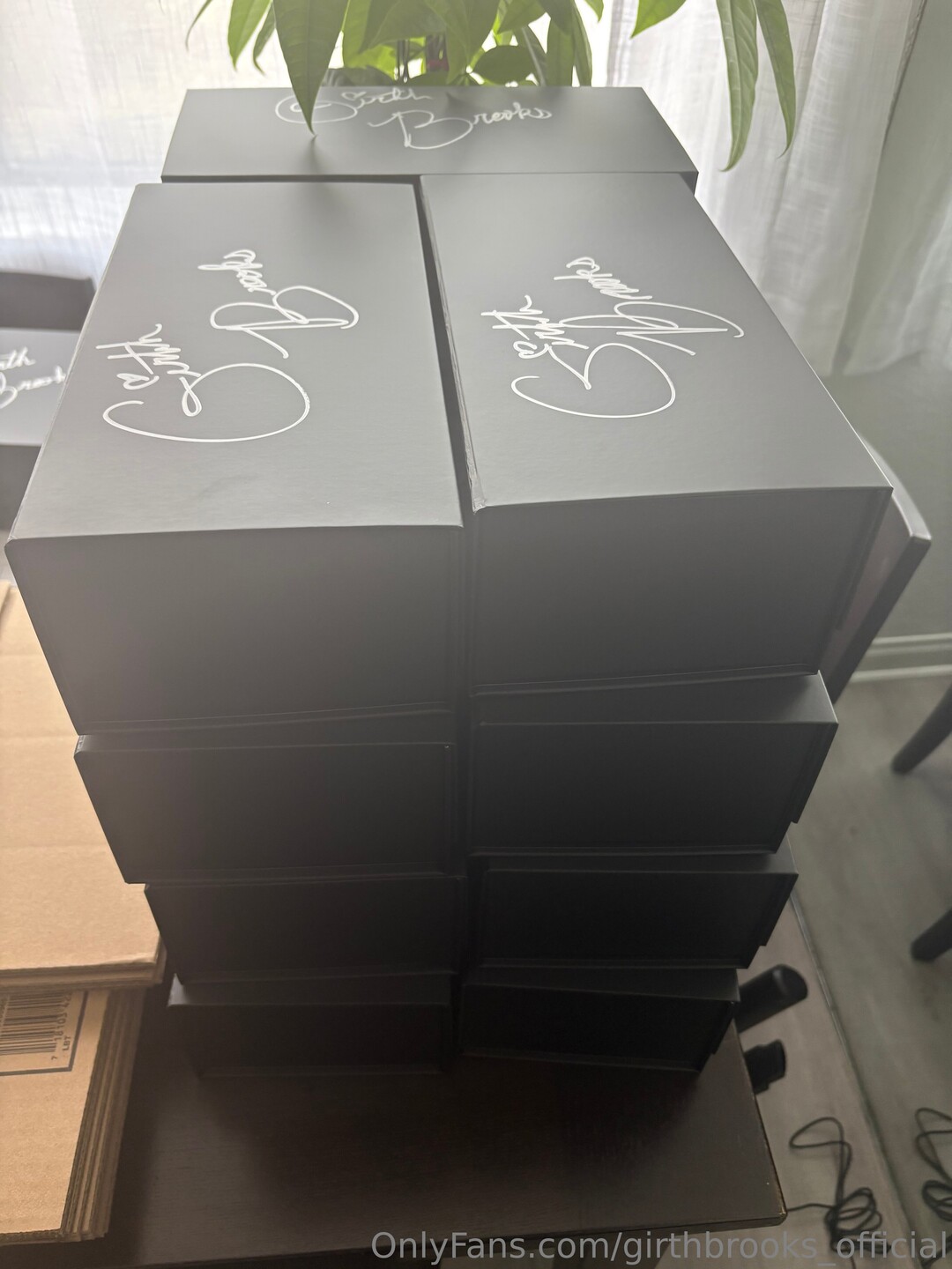 Girthbrooks Official pornstar top photos