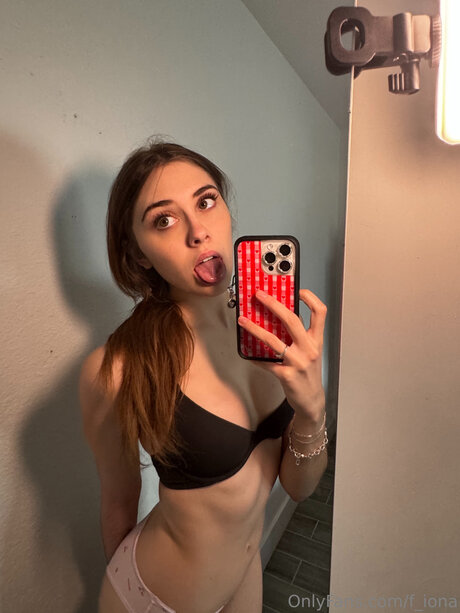 F Iona model pretty images