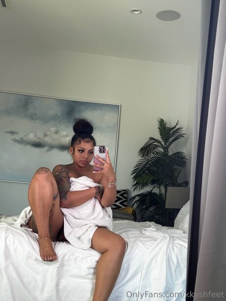 Kkvshfeet sex model photos