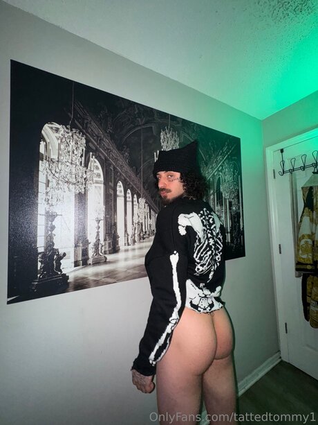 Tattedtommy1 nude model images