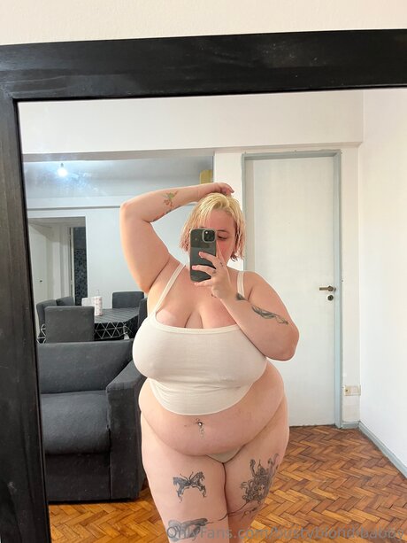 Bustyblondibabby pretty actress img