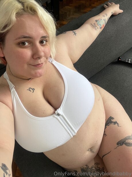 Bustyblondibabby pornstar sexy picture